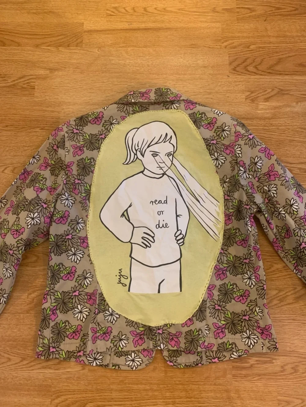 Liz Claiborne altered Floral Jean Jacket with Yellow Back Panel - Picture 11 of 12